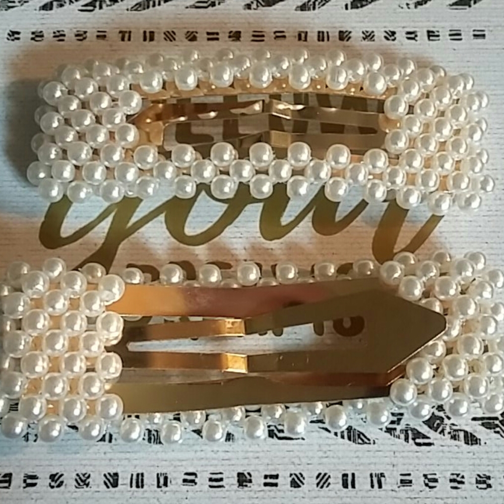 ❤2pc Hair Clips - Picture 2 of 5